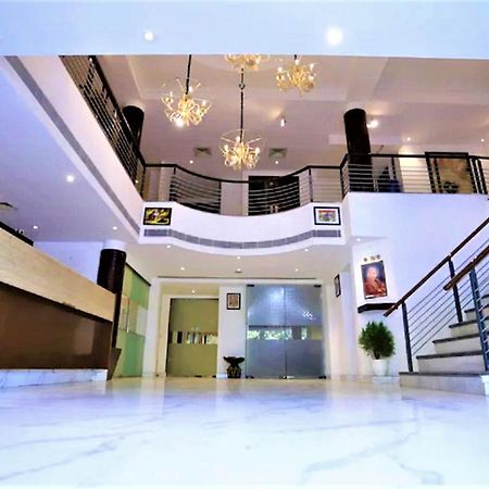 Hotel Arch International Нью-Дели Экстерьер фото