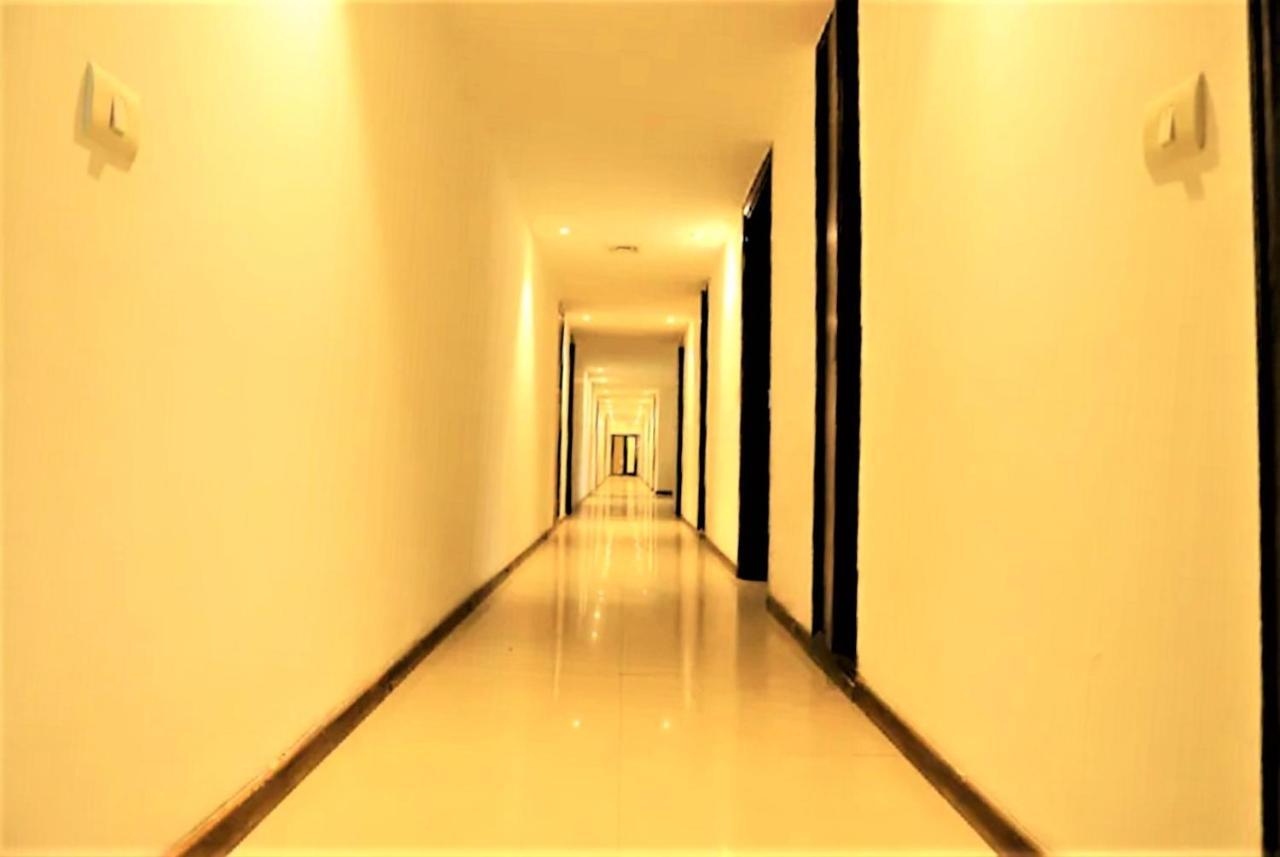 Hotel Arch International Нью-Дели Экстерьер фото