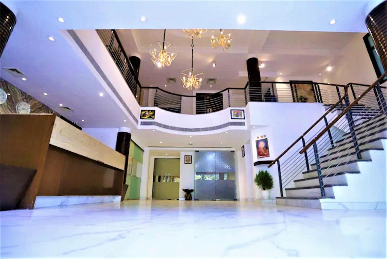 Hotel Arch International Нью-Дели Экстерьер фото